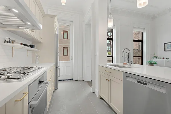 Rented by Douglas Elliman | media 30