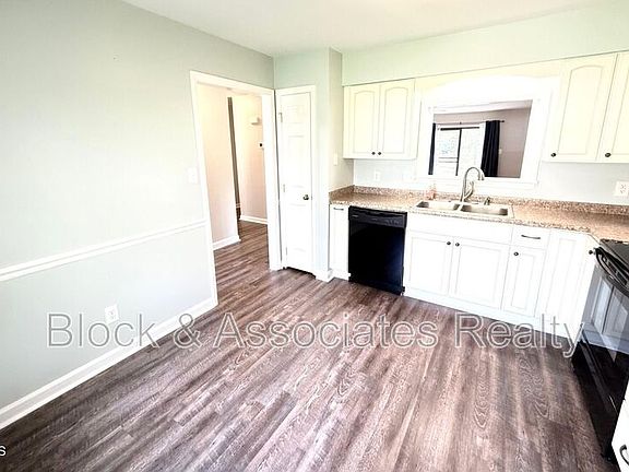 5th image of 6400 Meadow View Dr