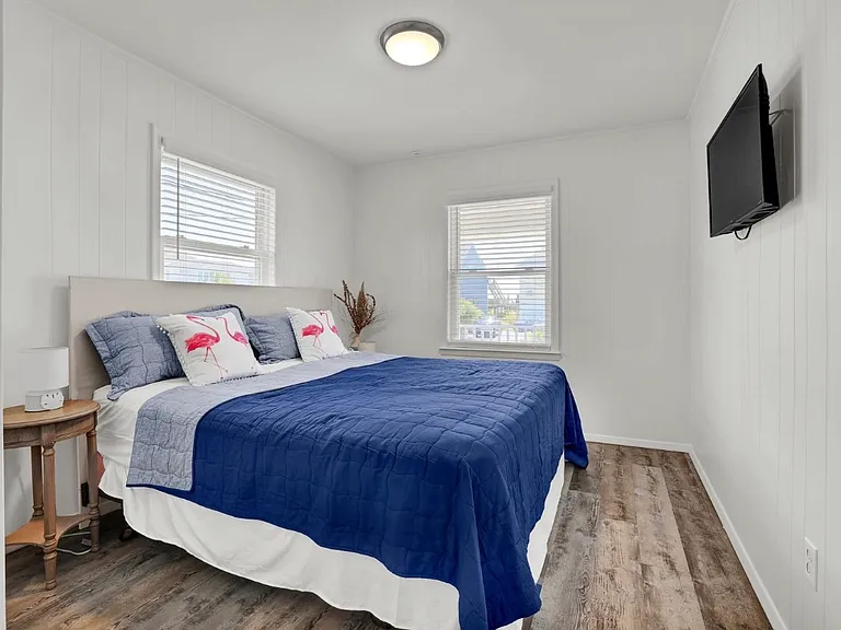 1027 S Shore Dr — Photo 6
