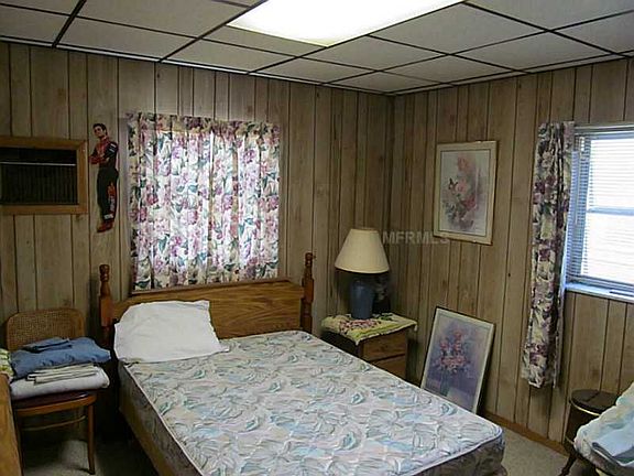 5th image of 107 W Pierce Ave
