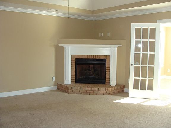 5th image of 206 Hathersage Dr