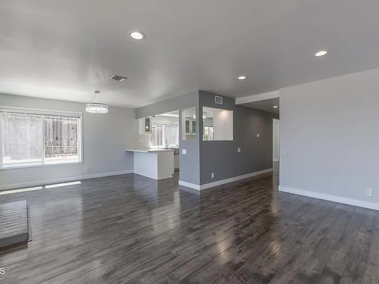 738 Galaxy Heights Dr — Photo 4