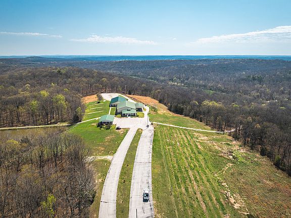 5th image of 21124 Cave Rd