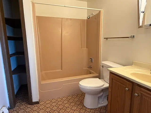 2 bed, $980 — Photo 4