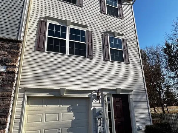 3351 Landmark Ct, Chambersburg, PA 17201