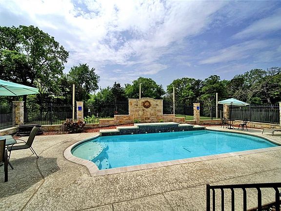 2nd image of 109 Hobbs Creek Cv