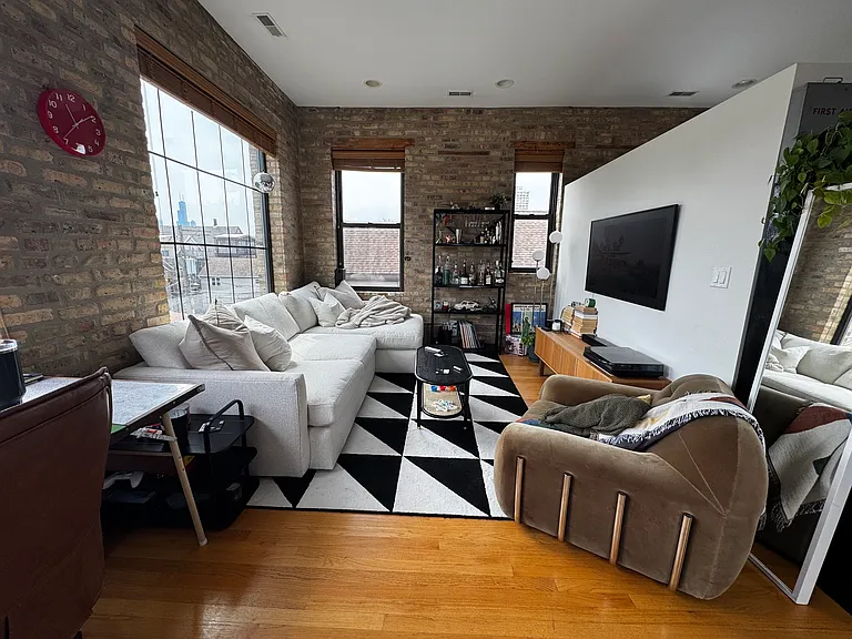 1351 N Greenview Ave #3R — Photo 12