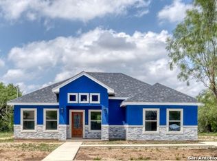 106 Rio Grande St, Uvalde, TX 78801