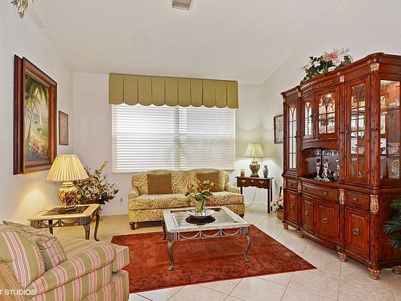 3rd image of 9662 Sandpiper Ln