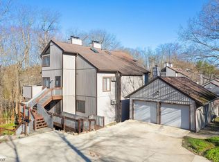 2110 Pinebrook Trl, Cuyahoga Falls, OH