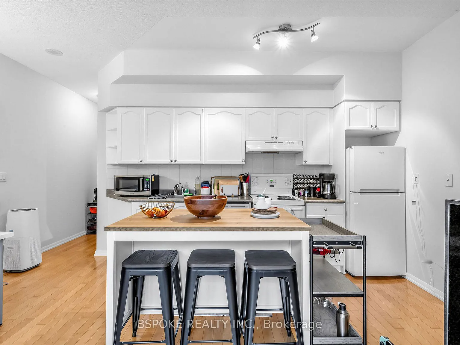 1 bed, $2,300 — Photo 4