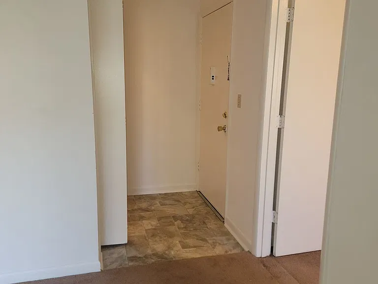 300 Jefferson St — Photo 37