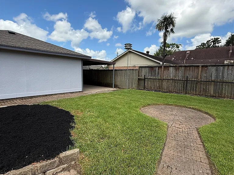 2716 Pine Cone Ln — Photo 24