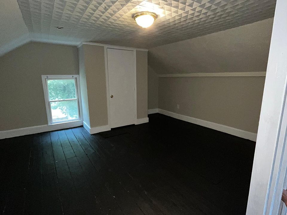 1st image of 123 Berry Ave