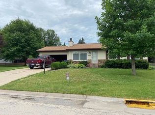 202 Blackhawk Dr, Park View, IA 52748