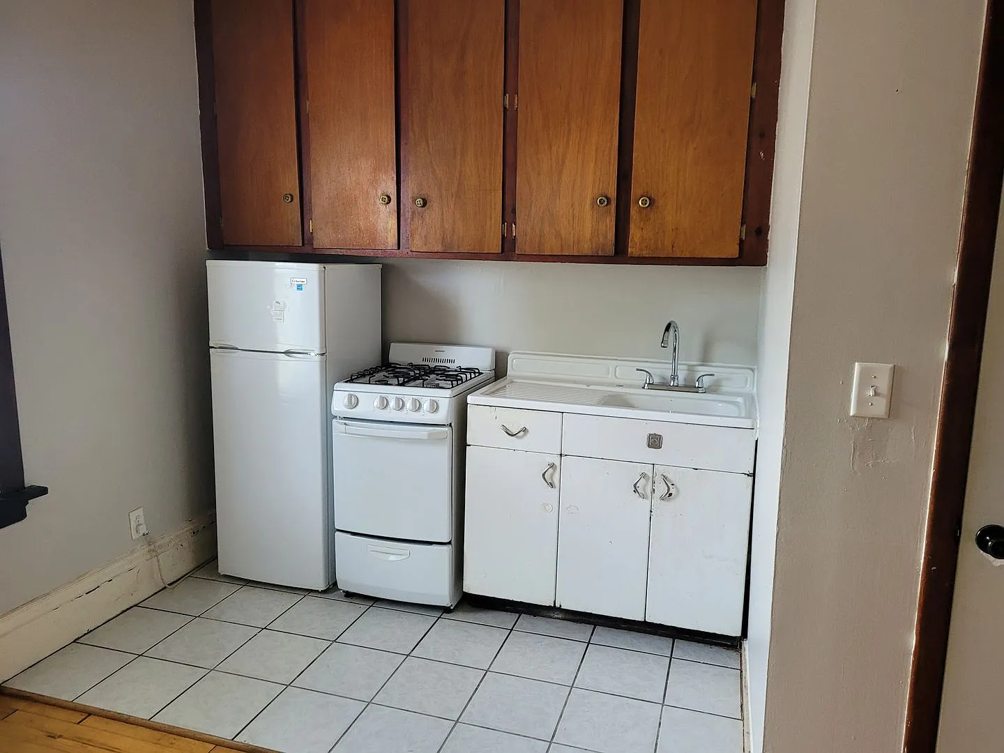 1552 Edmund Ave — Photo 2