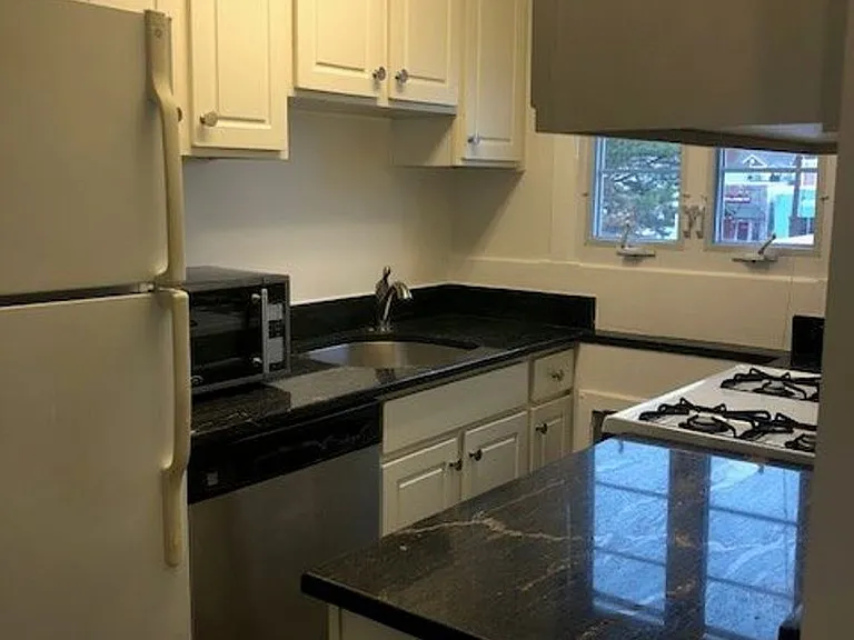 2166 N Glebe Rd — Photo 12