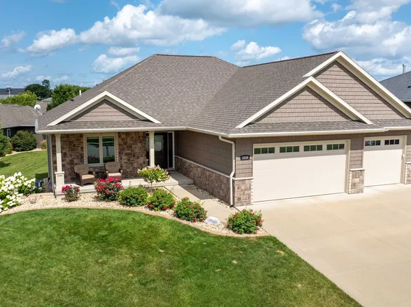 2254 Antler Ridge Dr, Asbury, IA 52002