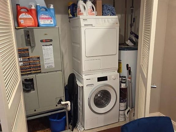 5th image of 48 S Park St Unit 711