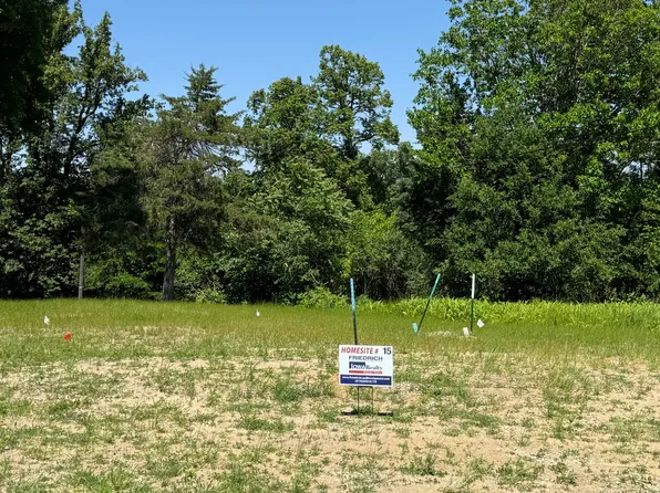 813 Academy Cir, Nevada, IA 50201