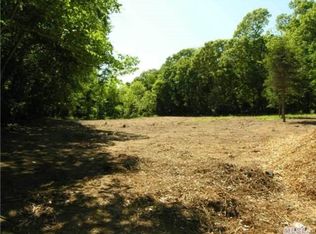 1253 N Country Rd, Stony Brook, NY 11790