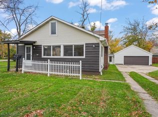 166 Courtland Blvd, Eastlake, OH 44095
