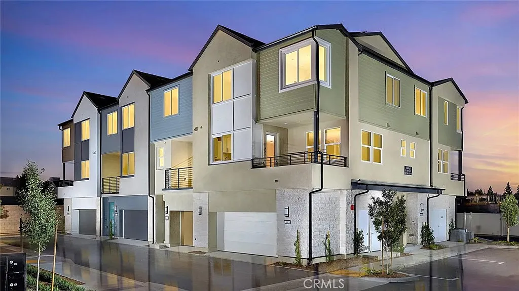 2 bed, 2.5 bath, 1272 sqft, $3,875 — Photo 1