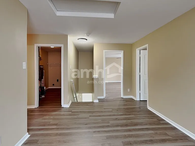 3126 Hurst St — Photo 11