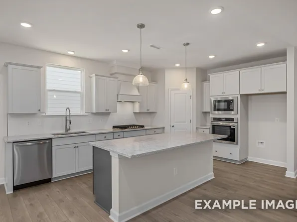 904 Diana Victoria Ct, Wendell, NC 27591
