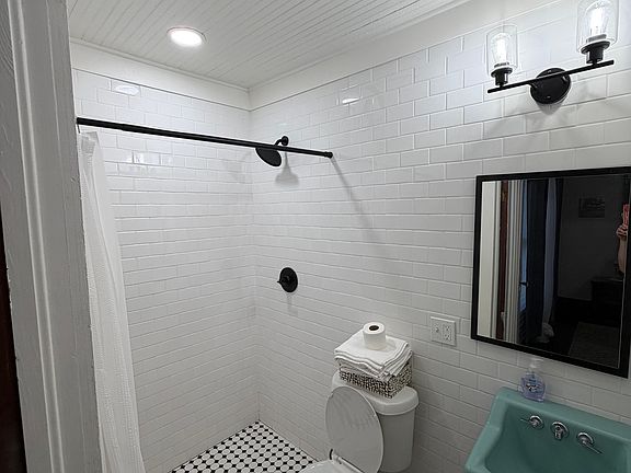 5th image of 211 Teurlings Dr
