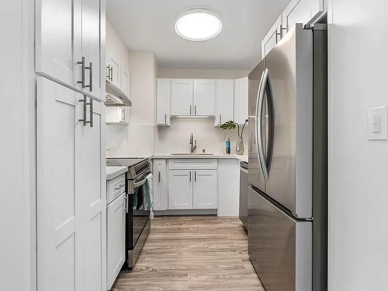 731 Amana St #703 — Photo 11