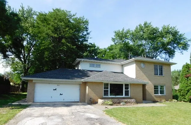 600 Oneida Dr photo 1