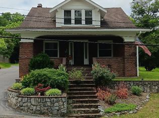 10718 Honeyfield Rd, Williamsport, MD 21795