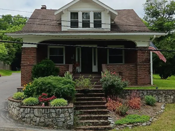 10718 Honeyfield Rd, Williamsport, MD 21795