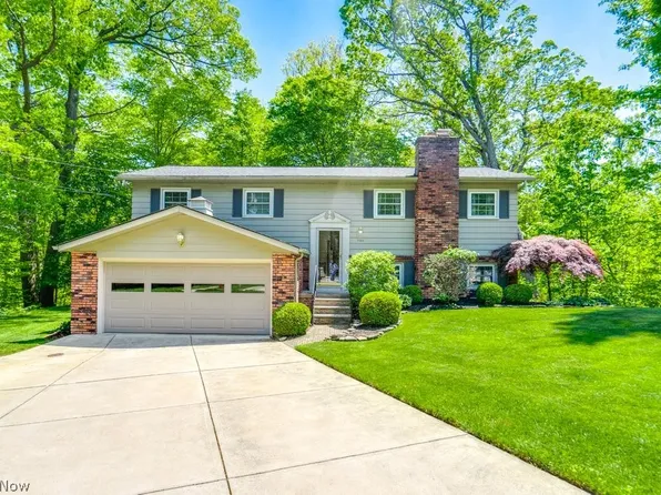 7164 Ashlawn Dr, Brecksville, OH 44141