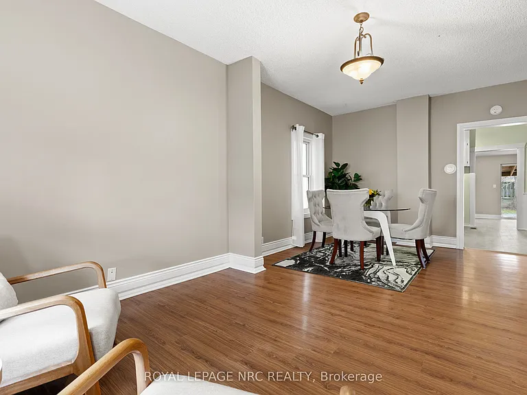 22 Denistoun St — Photo 15