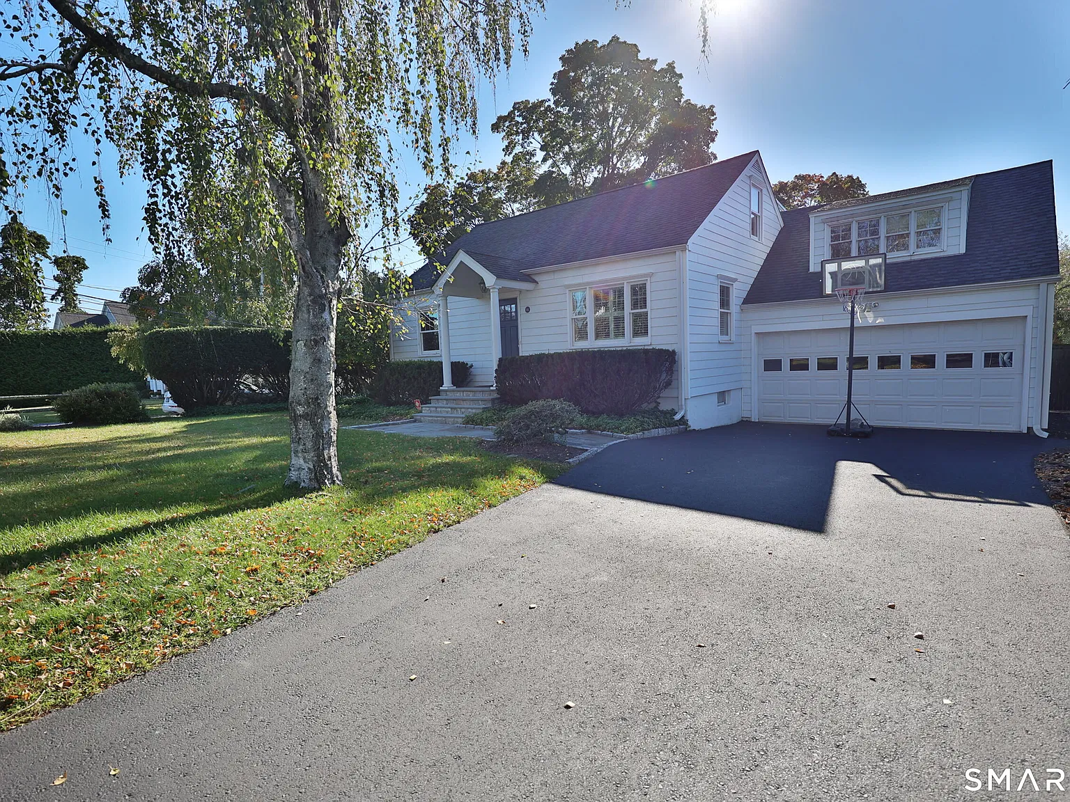 4 bed, 2.0 bath, 2919 sqft, $8,000 — Photo 2