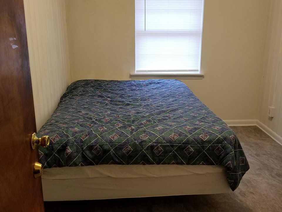 2nd image of 2126 15th Ave N APT 110