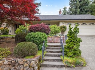 2037 Woodside Dr, Santa Rosa, CA 95404