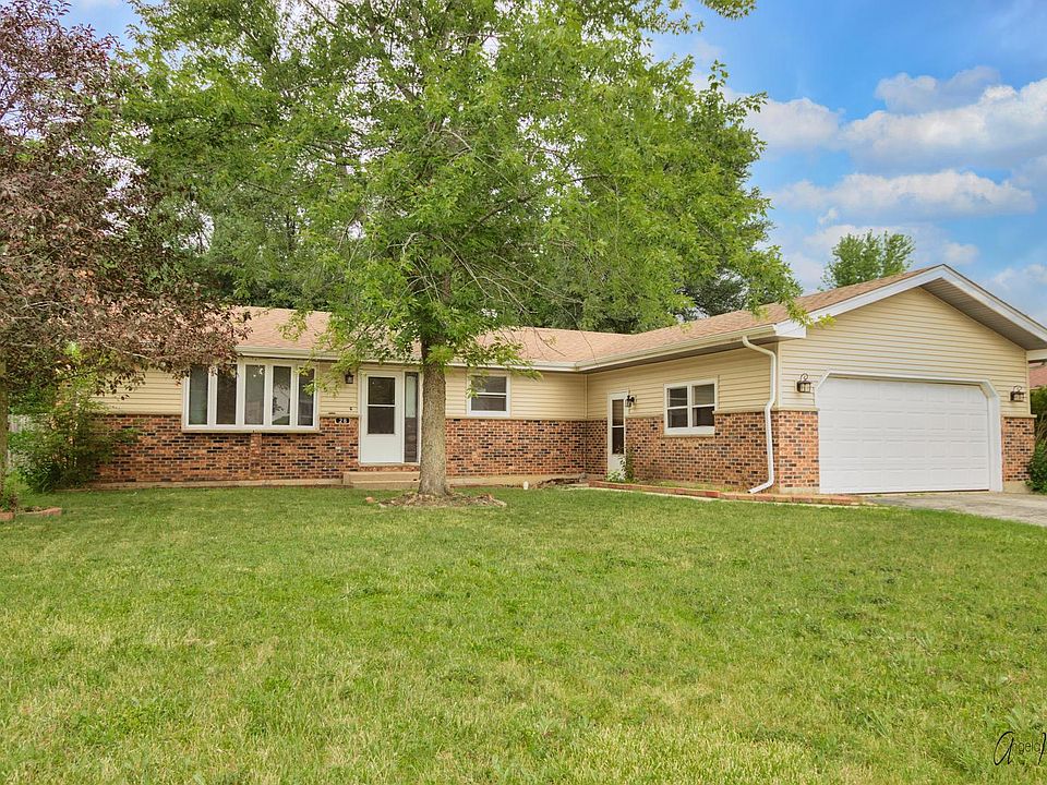 1st image of 28 Cremin Dr