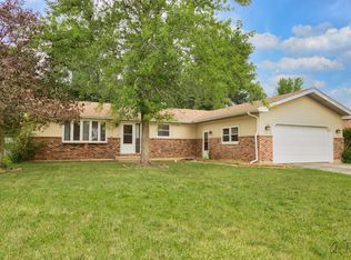 28 Cremin Dr, Lake Villa, IL