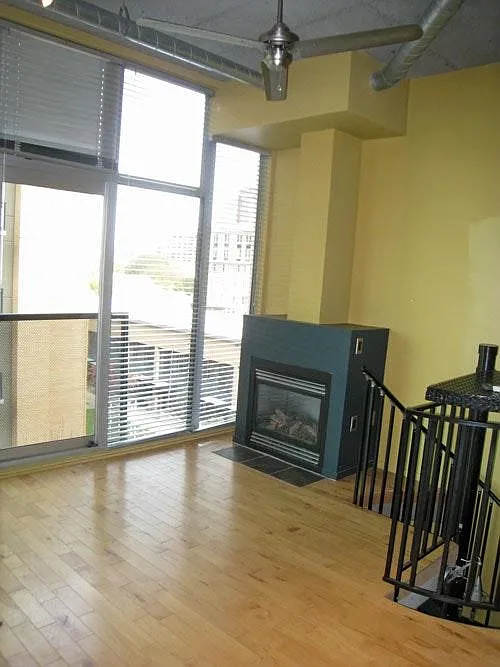 1 bed, 800 sqft, $1,753 — Photo 4