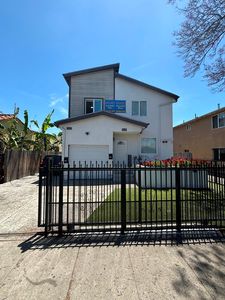 1000 E 80th St, Los Angeles, CA, 90001