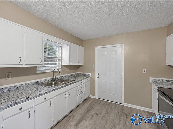 3rd image of 3504 Penny St SW