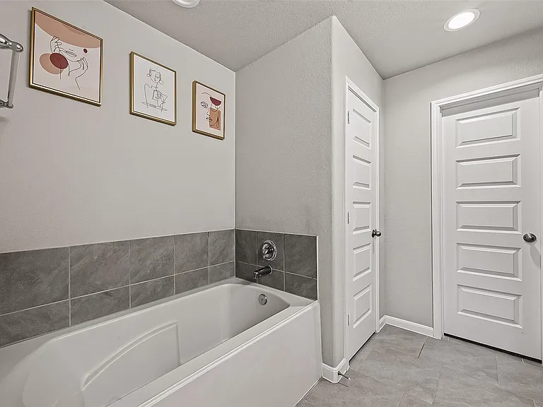 9227 Downing St — Photo 24