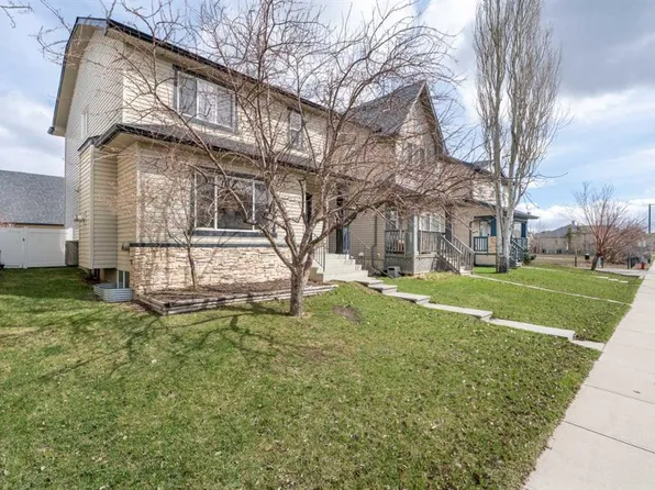 108 S Drake Landing Ct, Okotoks, AB T1S 2M3