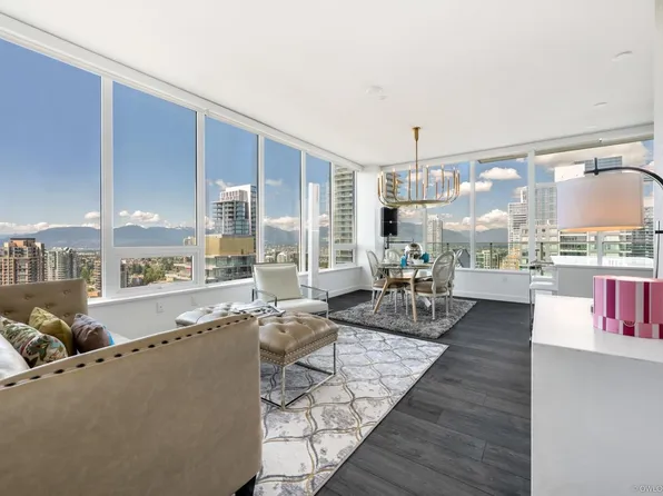 6463 Silver Ave #3204, Burnaby, BC V5H 2Y3