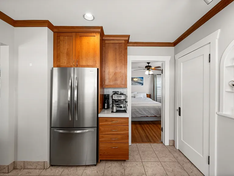 1114 E Wilson Ave S — Photo 9