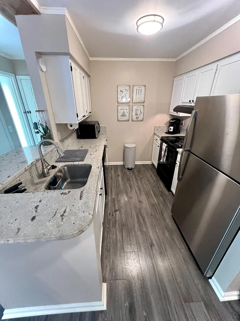 1054 Anna Knapp Blvd - 6B — Photo 3