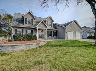965 Thunderbird Ln, Sun Prairie, WI 53590